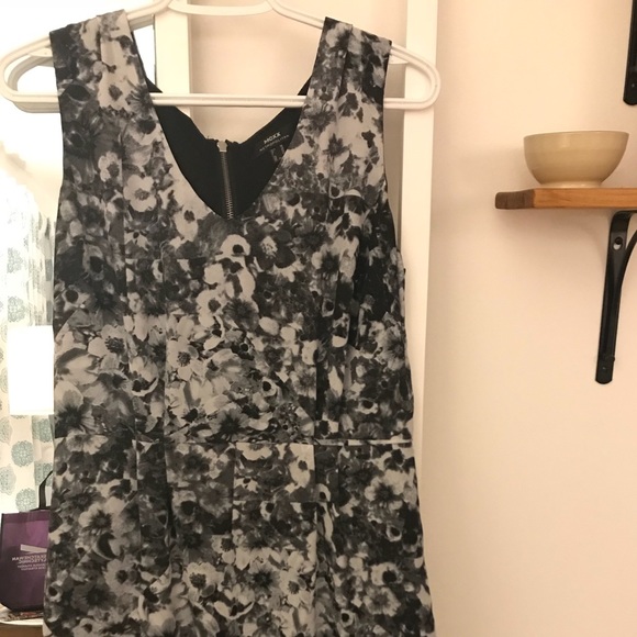 Mexx floral dress. - Picture 2 of 2